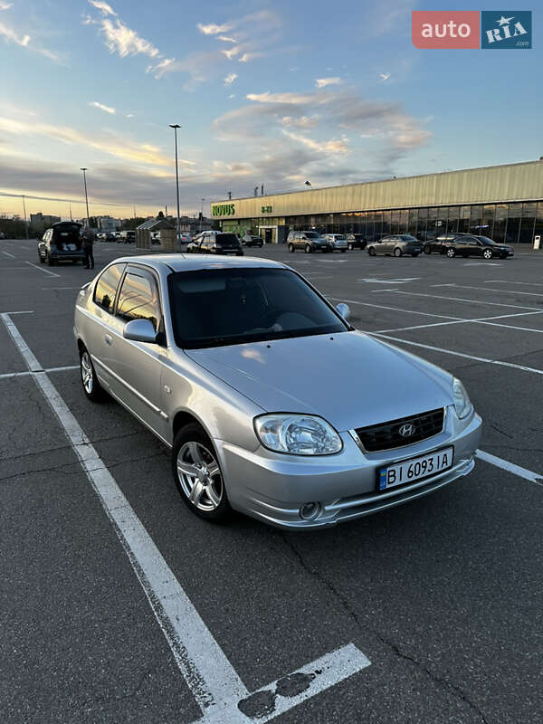 2003 hyundai accent