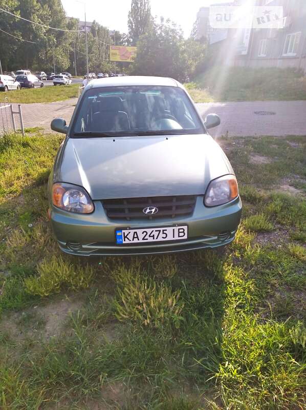 2004 hyundai accent