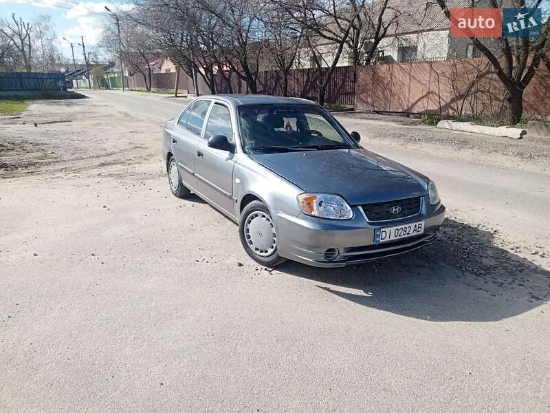 2003 hyundai accent