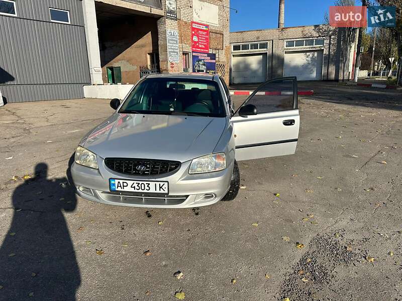 2002 hyundai accent