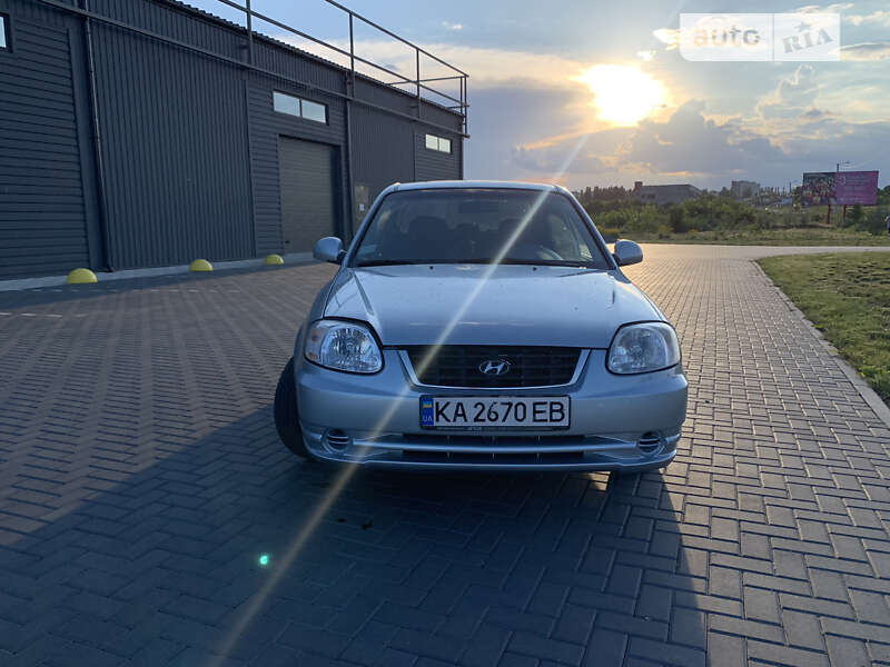 2003 hyundai accent