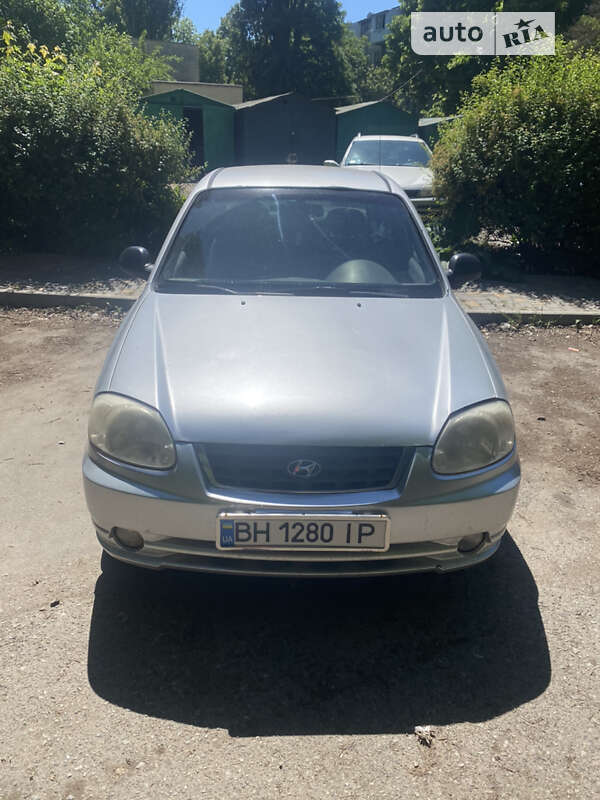 2003 hyundai accent