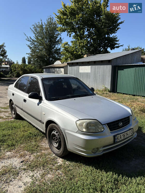 2004 hyundai accent