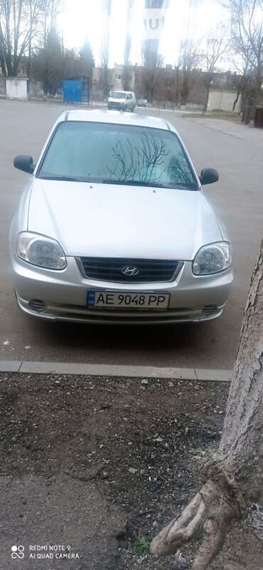 2004 hyundai accent