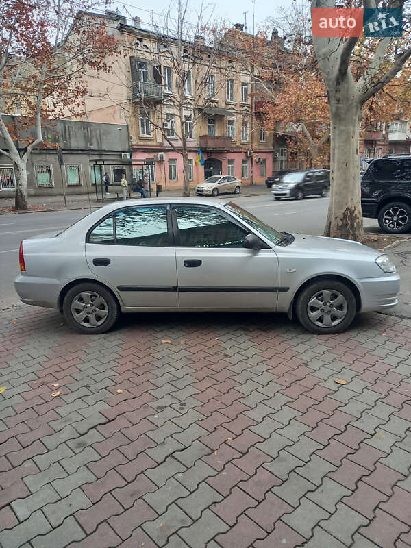 2005 hyundai accent