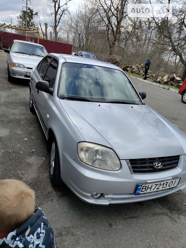 2005 hyundai accent
