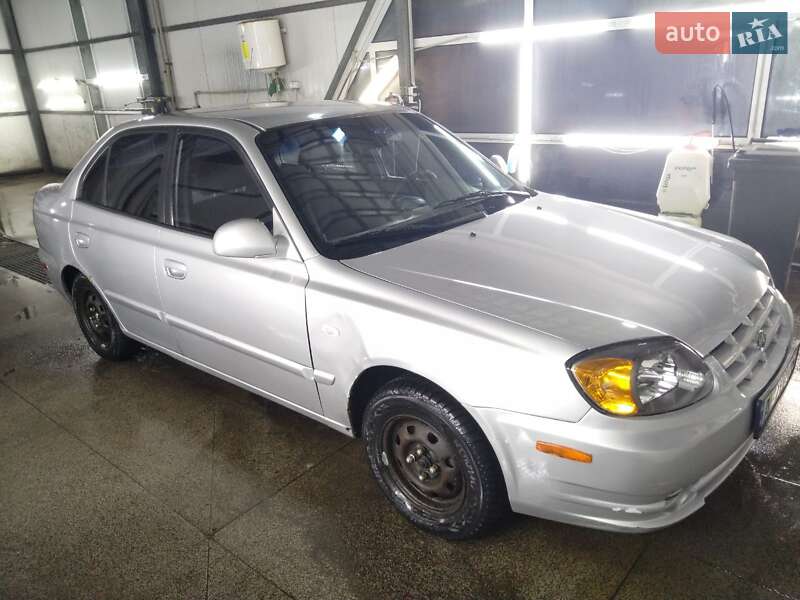 2003 hyundai accent