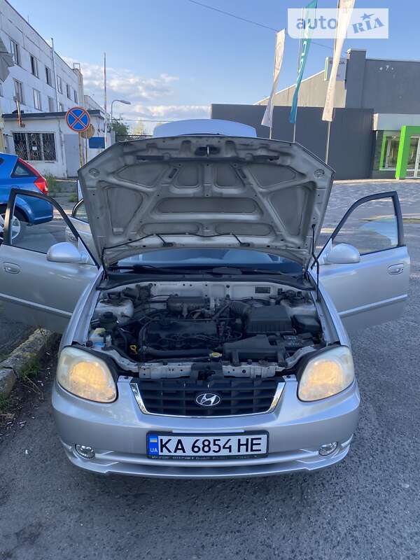 2005 hyundai accent