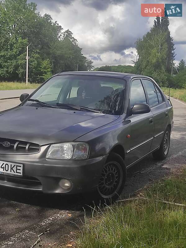 2000 hyundai accent