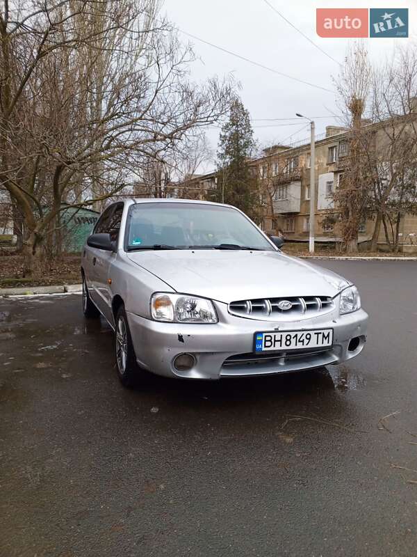 2000 hyundai accent