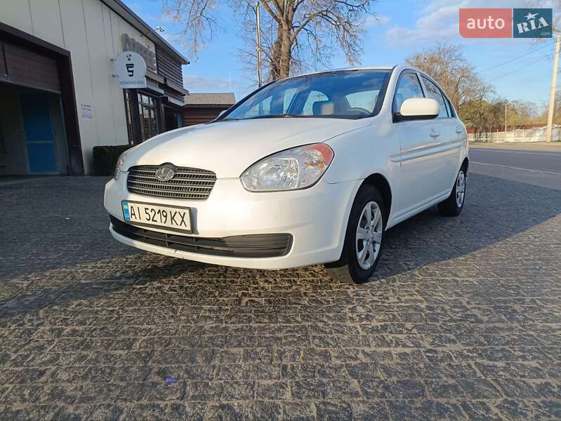 2010 hyundai accent