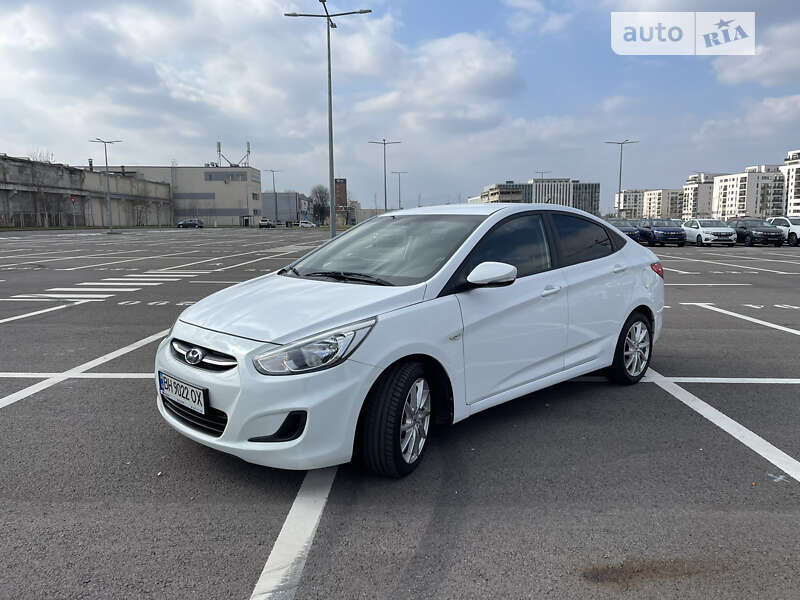 2016 hyundai accent