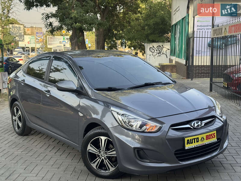 2016 hyundai accent