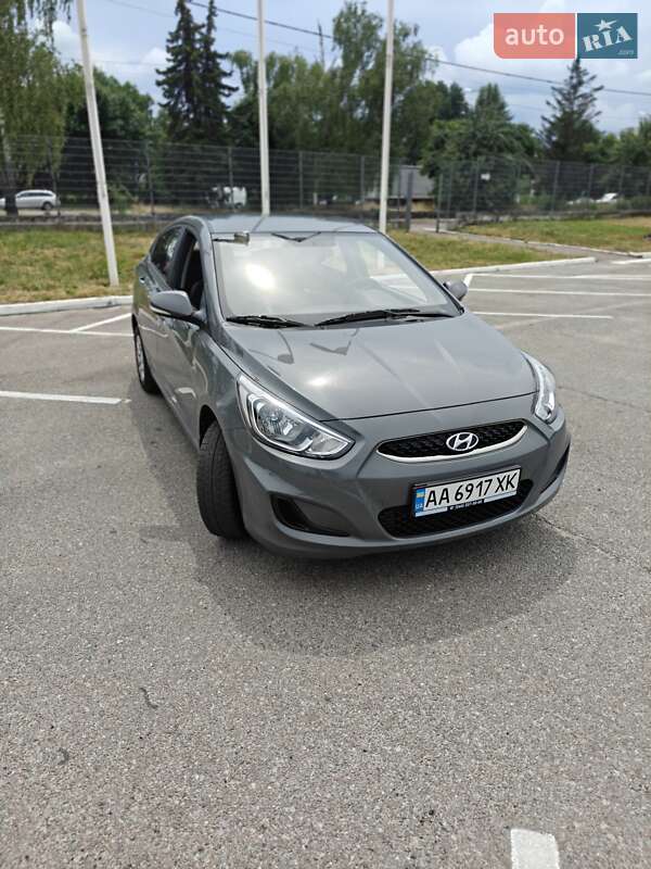 2019 hyundai accent