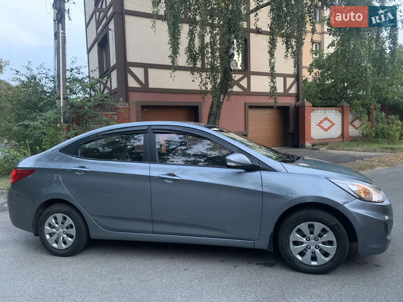 2019 hyundai accent