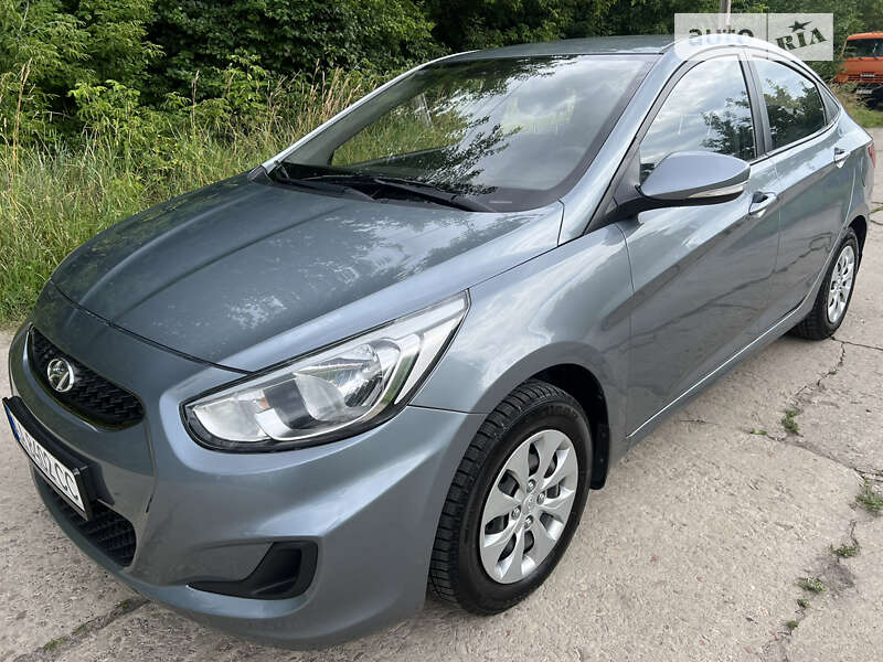2019 hyundai accent