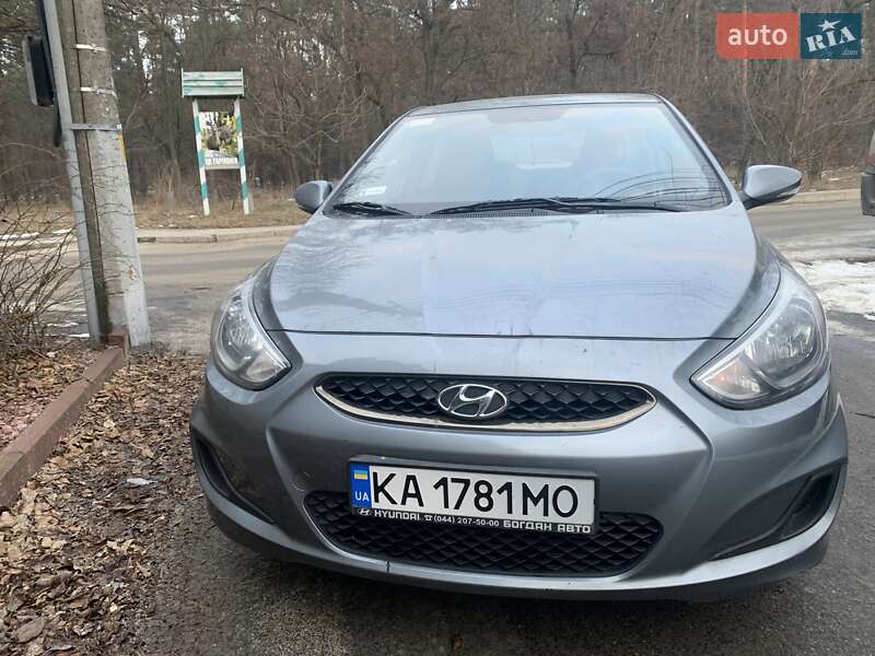 2019 hyundai accent