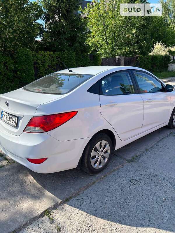 2019 hyundai accent