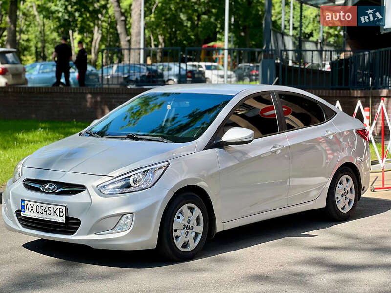 2016 hyundai accent