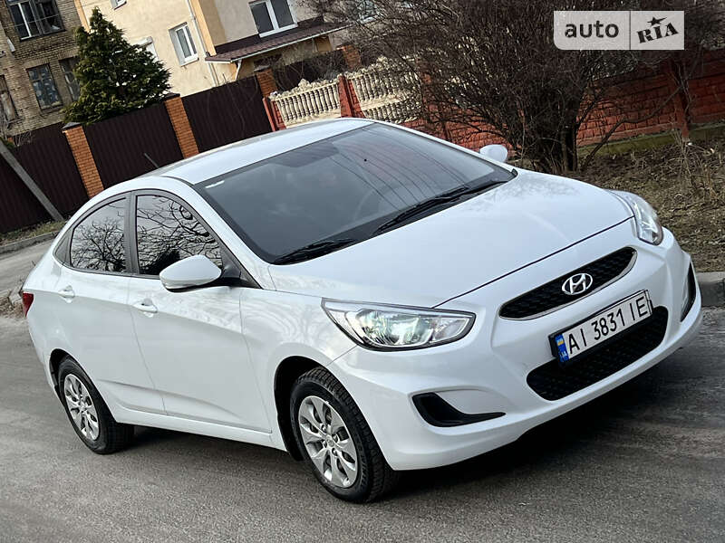 2019 hyundai accent