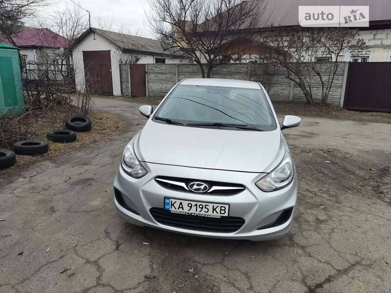 2016 hyundai accent