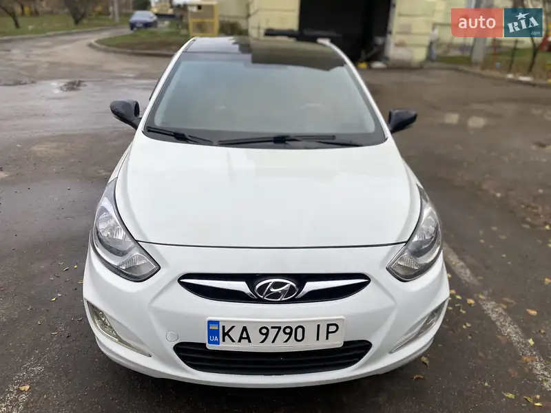 2012 hyundai accent