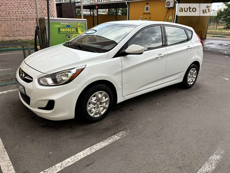 2011 hyundai accent