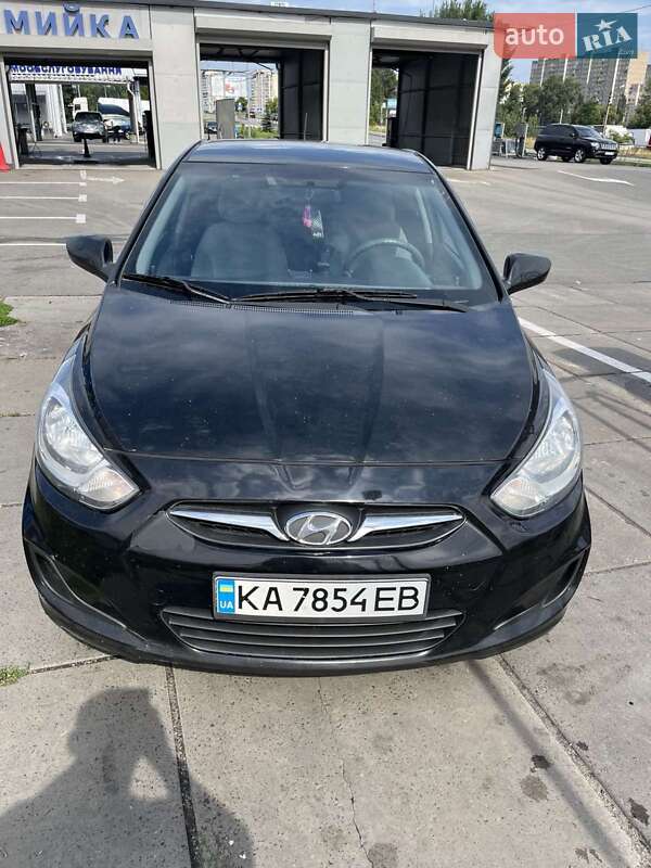 2013 hyundai accent