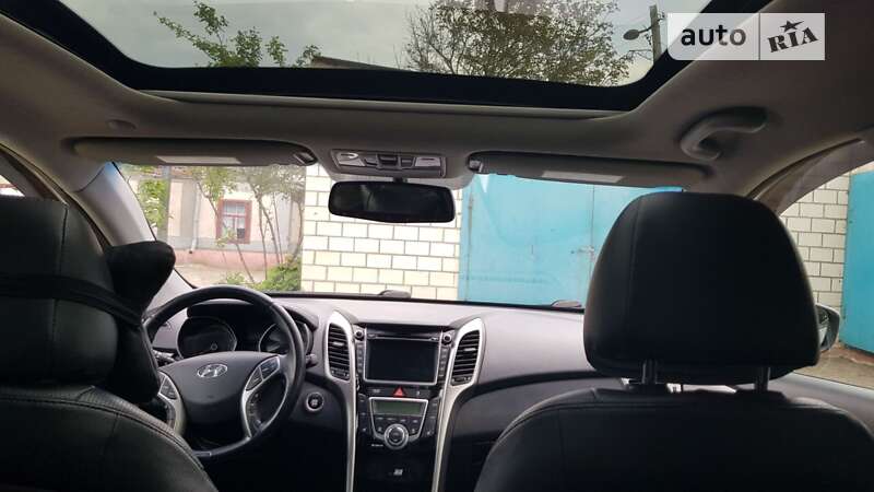 2012 hyundai elantra