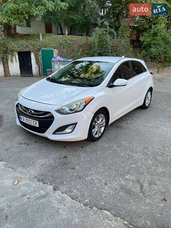 2012 hyundai elantra