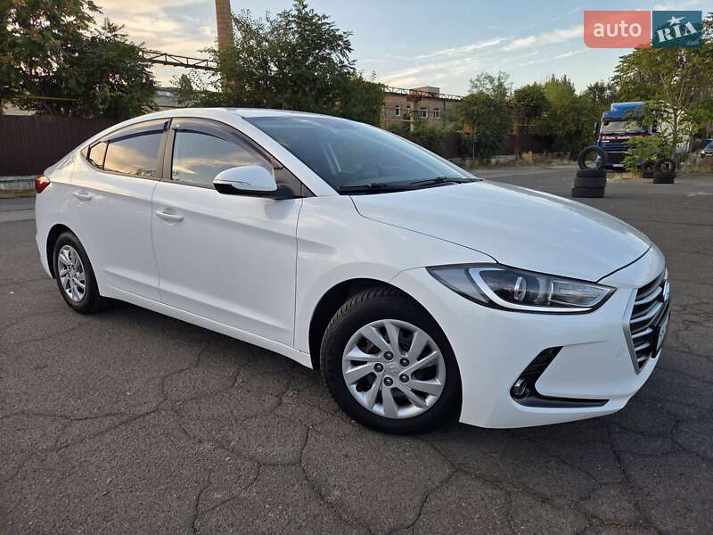 2016 hyundai avante