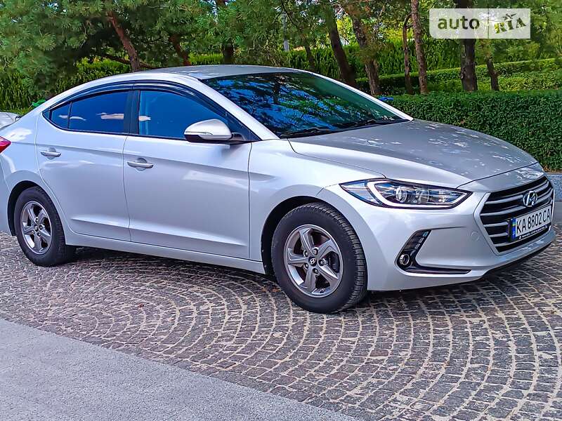 2017 hyundai avante