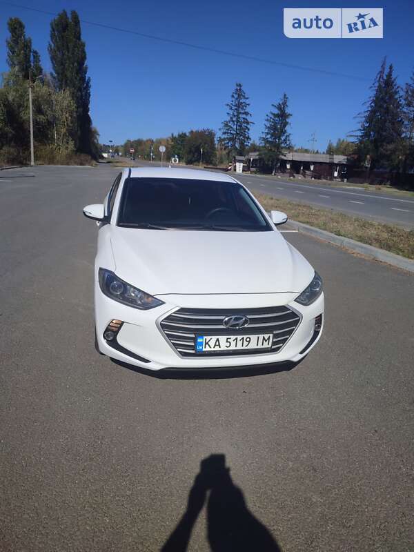 2017 hyundai avante
