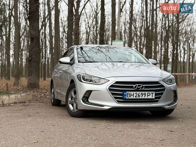 2017 hyundai avante