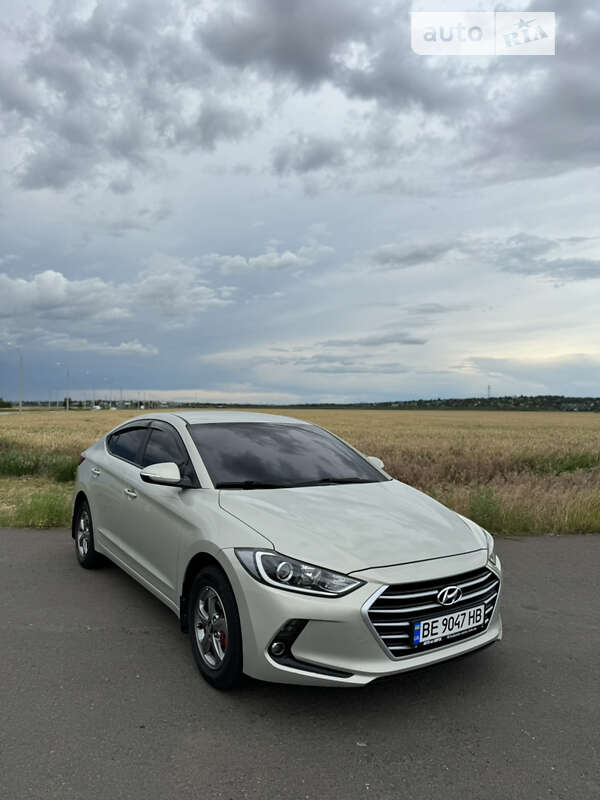 2016 hyundai avante