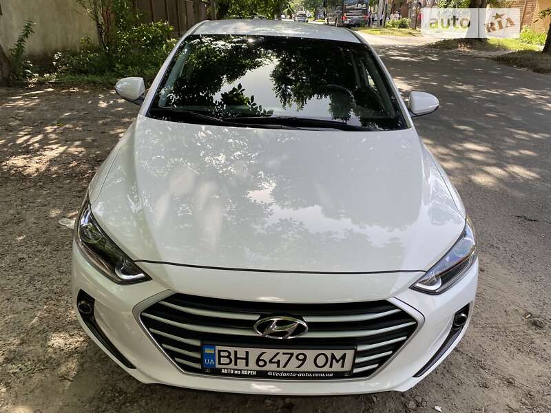 2017 hyundai avante
