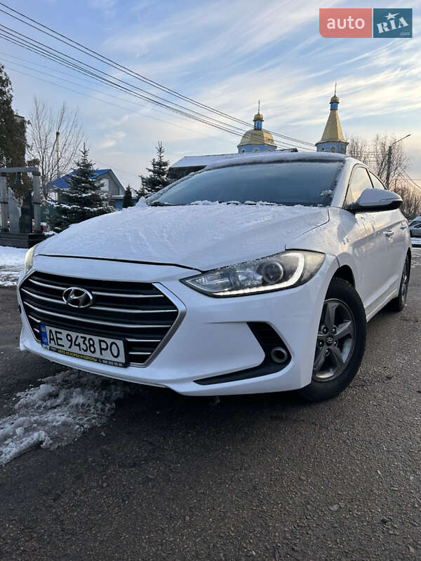 2017 hyundai avante