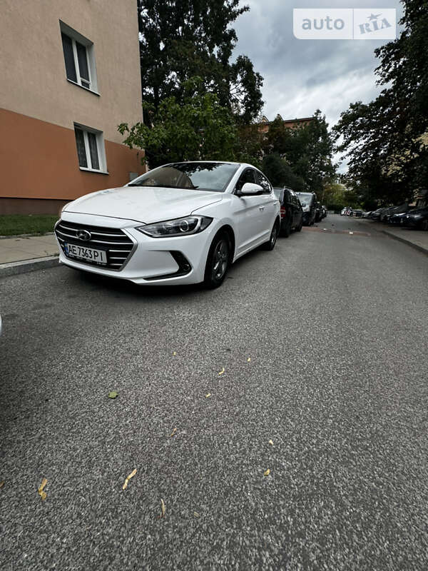 2015 hyundai avante