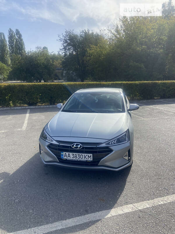 2019 hyundai elantra