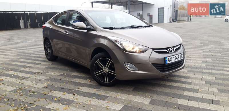 2011 hyundai elantra