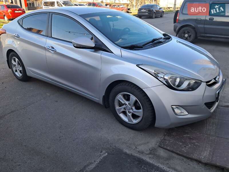 2011 hyundai avante