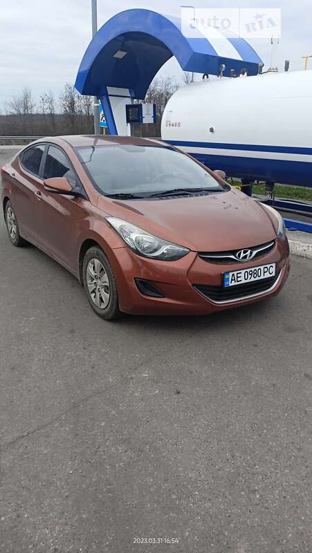 2011 hyundai elantra