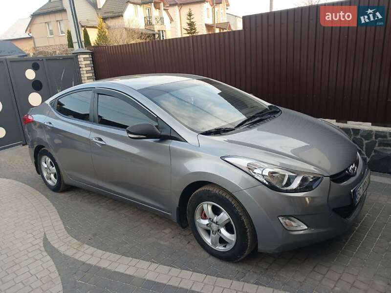 2011 hyundai elantra