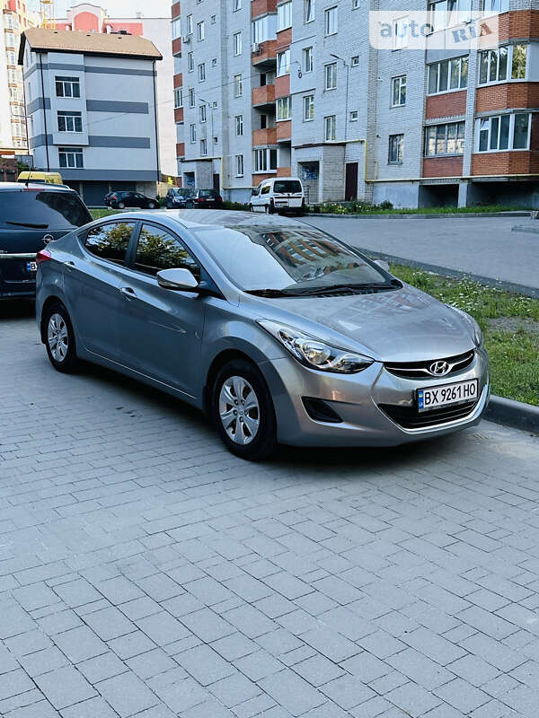 2011 hyundai elantra