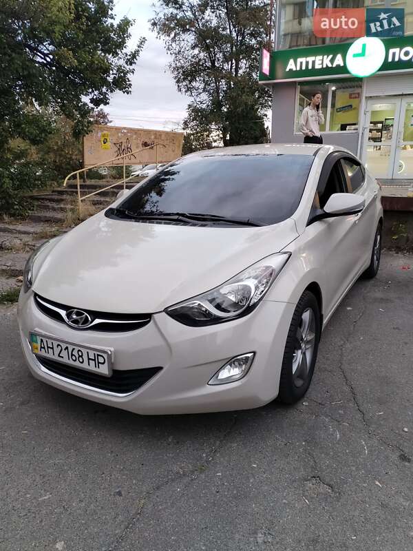 2011 hyundai elantra