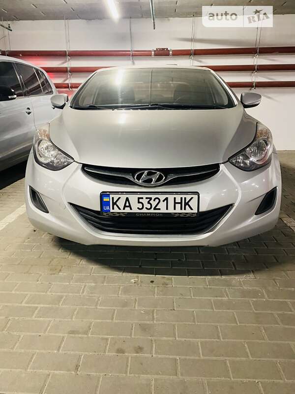 2011 hyundai elantra