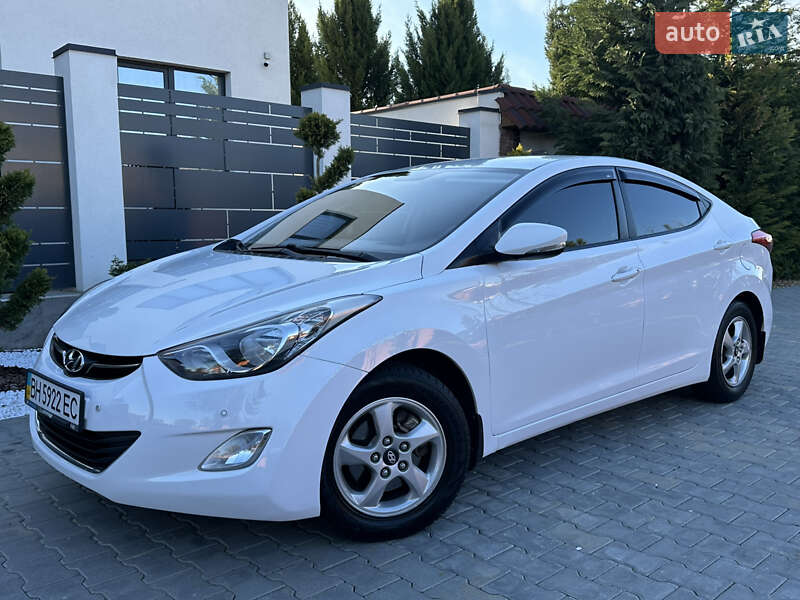 2012 hyundai elantra