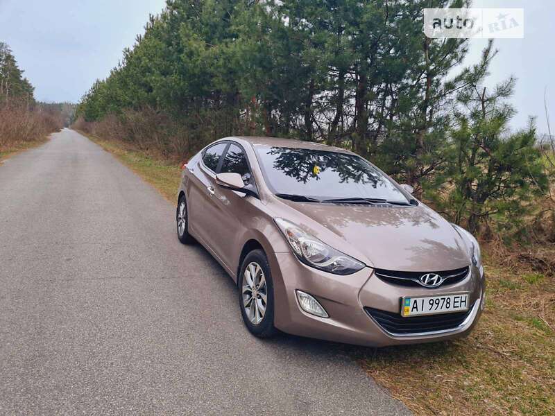 2012 hyundai elantra