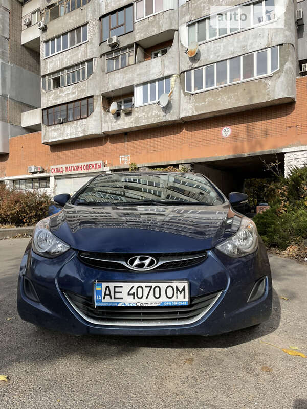 2012 hyundai elantra