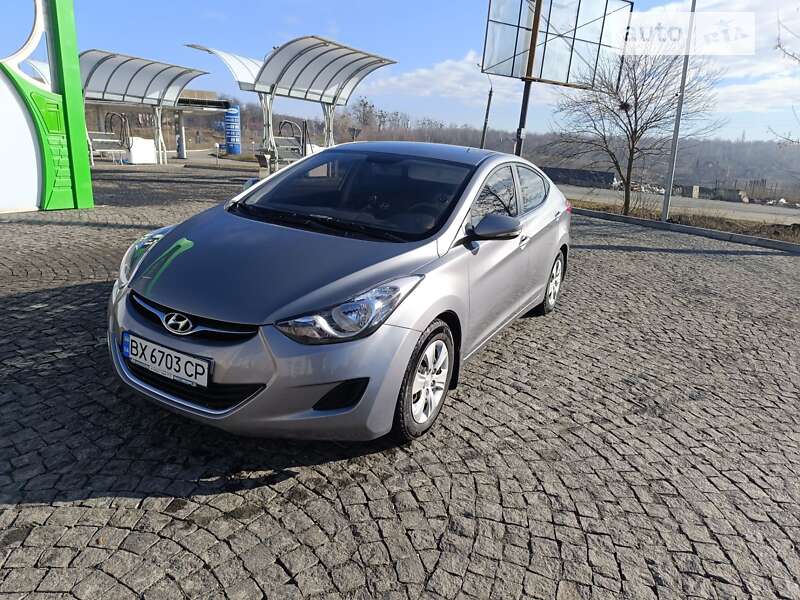 2012 hyundai elantra